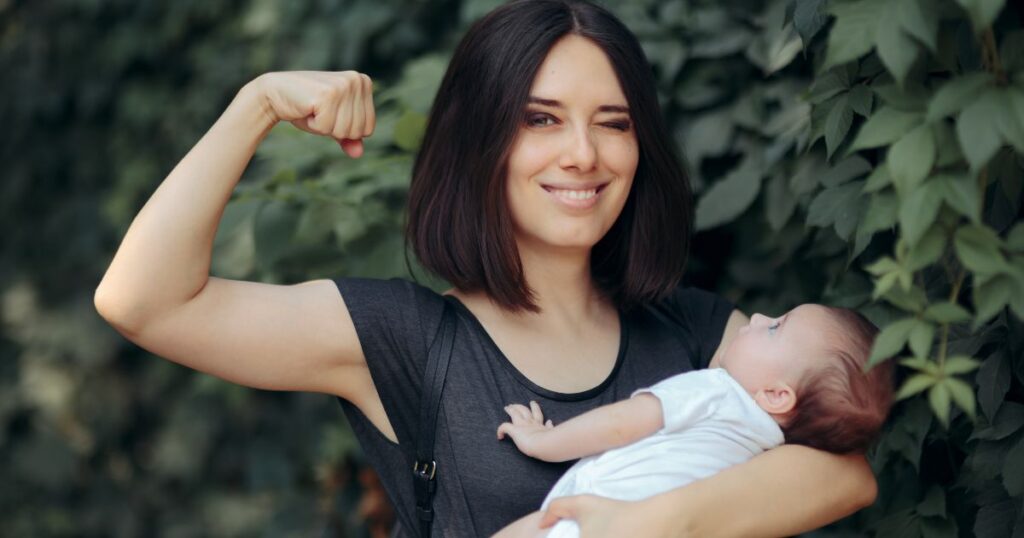 Představa poházených hraček, nevypraného prádla, neumytého nádobí, vnucující se návštěvy a požadavků na snížení poporodní váhy je dobré zavřít (na pár měsíců) do imaginárního balónku. Pustě ho vstříc nebi. Vy jste totiž skvělá máma. 