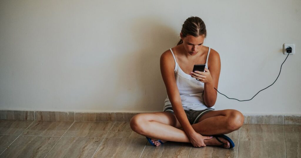 Závislost na telefonu můžete překonat pomocí jasných hranic a pravidel.