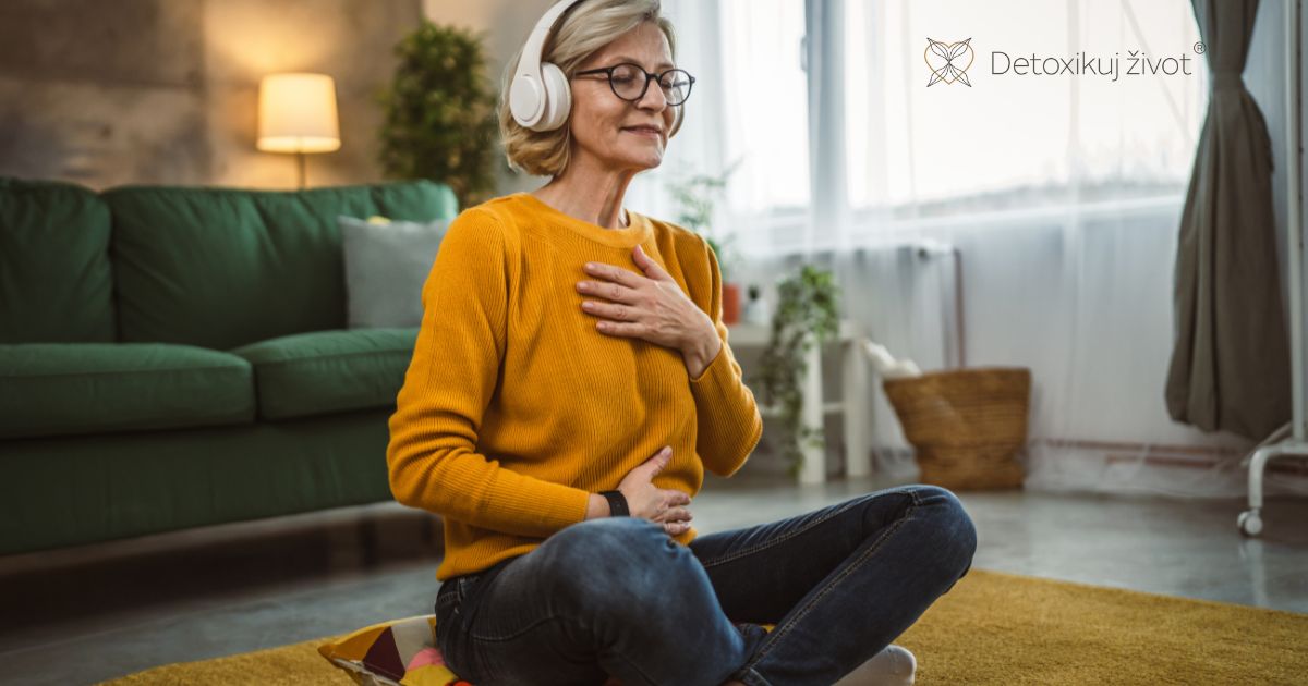 Jak meditovat doma? 6 praktických kroků pro začátečníky i pokročilé. Naučte se meditaci doma pro klid mysli a vnitřní rovnováhu.
