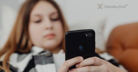 Závislost na sociálních sítích aneb co dělat v zajetí online světa