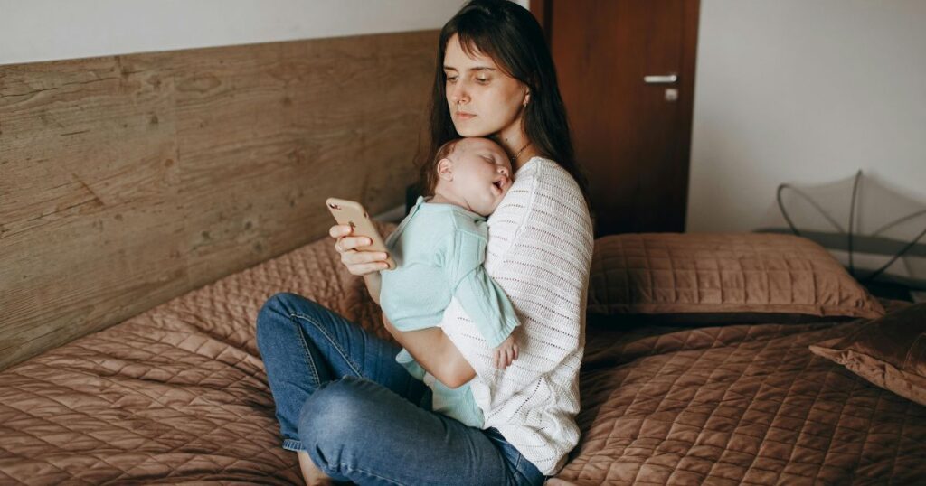 Závislost na sociálních sítích aneb co dělat v zajetí online světa 5 Vaše děti si zaslouží víc než vaši poloviční pozornost.